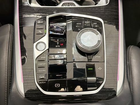 Used 2023 BMW X7 xDrive40i w/ Executive Package image 16