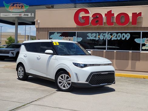 Used 2023 Kia Soul LX FWD image 1