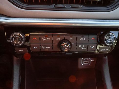 New 2026 Jeep Compass Limited AWD/4WD image 17