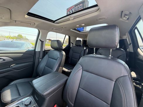 Used 2018 Chevrolet Traverse LT image 13