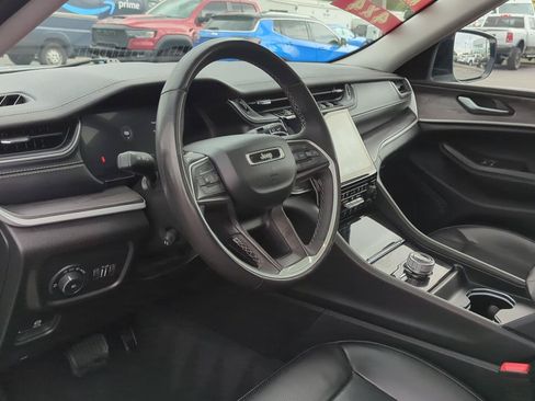 Used 2024 Jeep Grand Cherokee Limited w/ Luxury Tech Group II AWD/4WD image 13