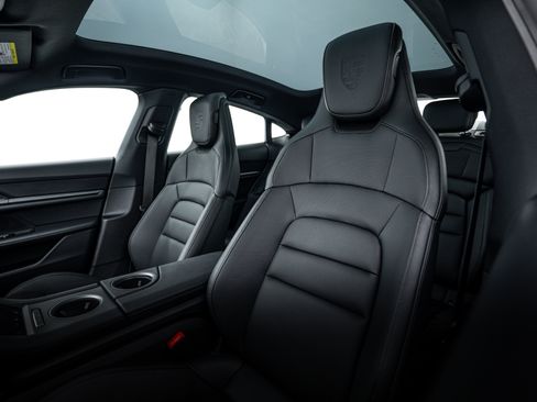 Certified 2025 Porsche Taycan 4 image 21