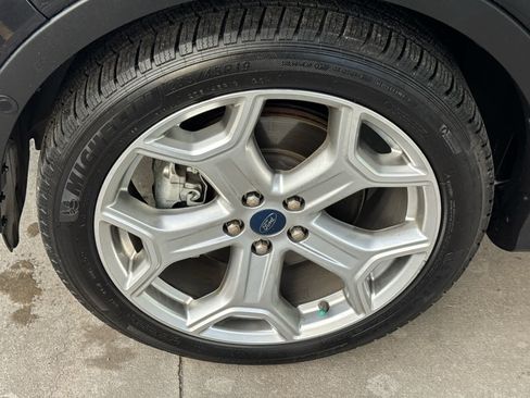 Used 2019 Ford Escape Titanium image 7