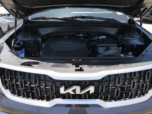 Used 2025 Kia Telluride LX FWD image 29