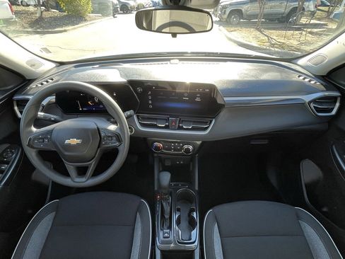 Used 2025 Chevrolet TrailBlazer LT image 10