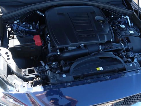 Used 2019 Jaguar F-PACE Prestige image 10