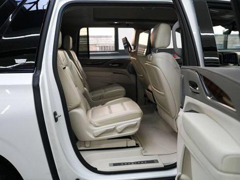 Used 2024 Cadillac Escalade ESV Sport Platinum w/ LPO, ONYX Package AWD/4WD image 35