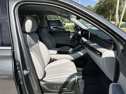 Used 2025 Hyundai Palisade SEL FWD image 29