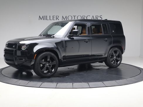 Used 2024 Land Rover Defender 110 V8 AWD/4WD image 2