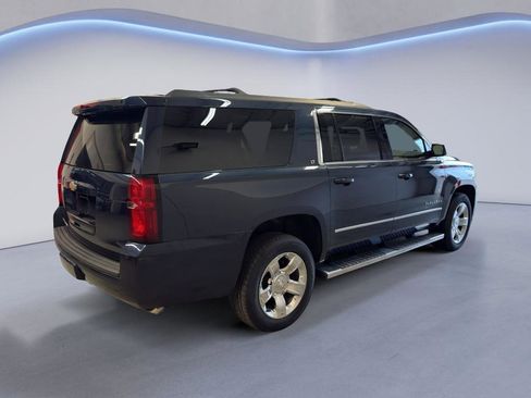 Used 2019 Chevrolet Suburban LT w/ LT Signature Package AWD/4WD image 6