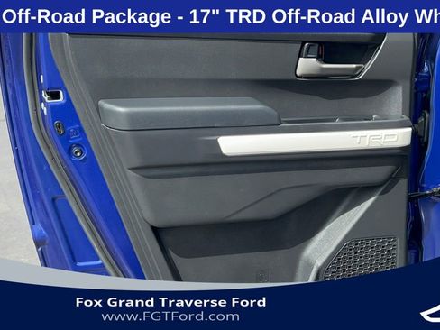 Used 2024 Toyota Tacoma TRD Off-Road AWD/4WD image 31
