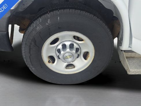 Used 2012 Chevrolet Express 2500 RWD image 27