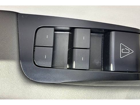 Used 2026 Tesla Model Y Long Range image 32