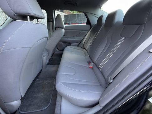 Used 2024 Hyundai Elantra SEL FWD image 24