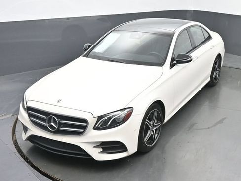Used 2018 Mercedes-Benz E 300 4MATIC image 36