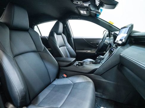 Certified 2023 Toyota Venza XLE image 14