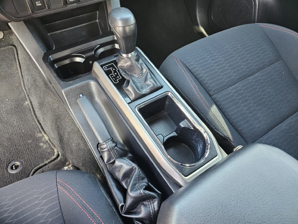 Used 2018 Toyota Tacoma SR5 RWD image 18