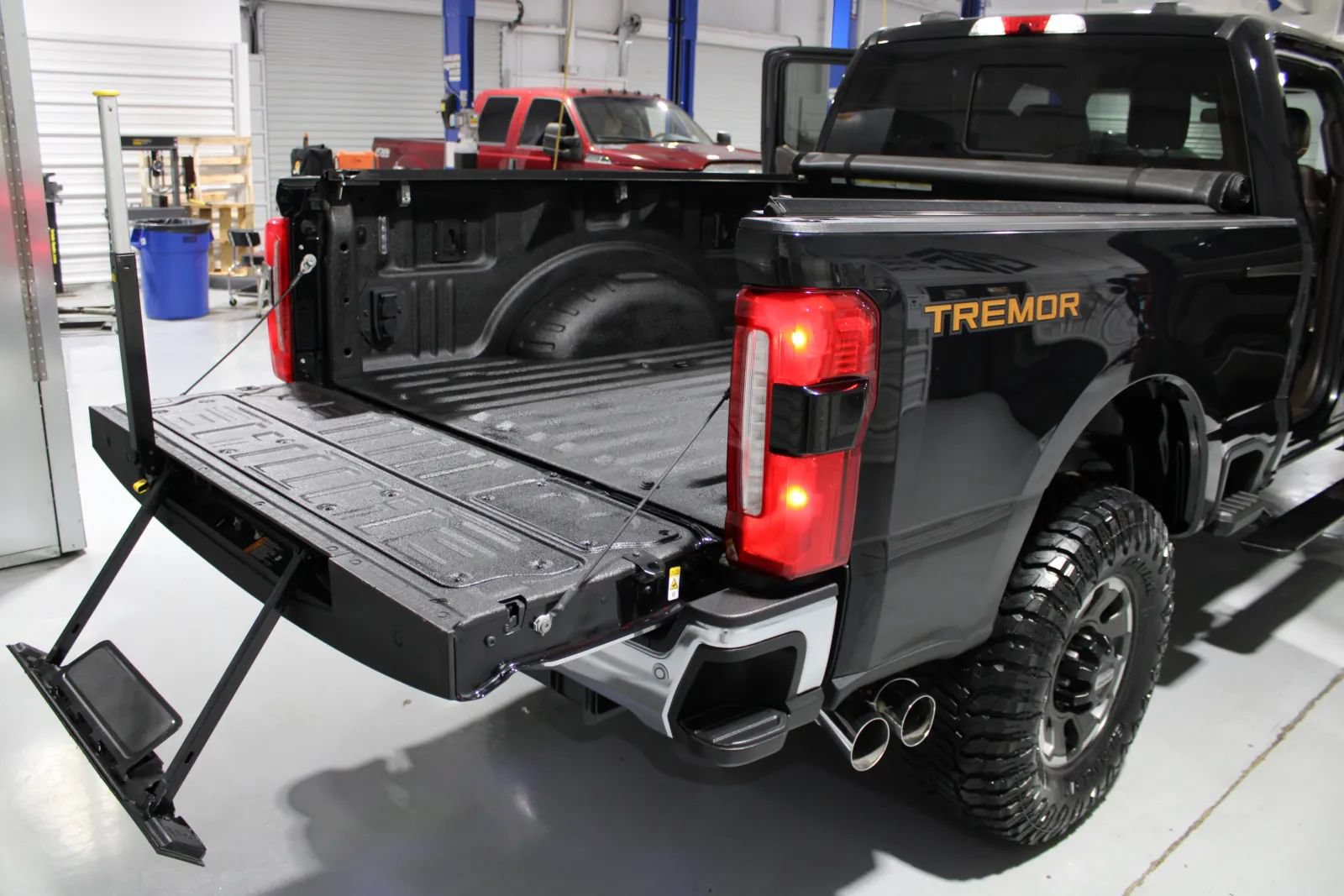 Used 2023 Ford F250 King Ranch w/ Tremor Off-Road Package AWD/4WD image 26