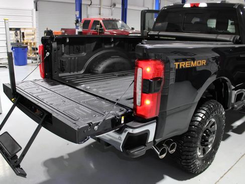 Used 2023 Ford F250 King Ranch w/ Tremor Off-Road Package AWD/4WD image 26