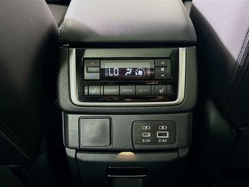 Used 2025 Subaru Ascent Bronze Edition AWD/4WD image 27