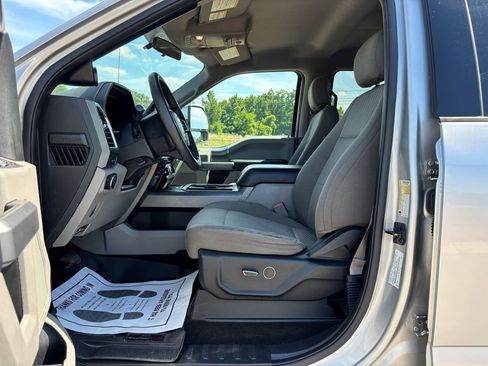 Used 2017 Ford F250 XLT w/ XLT Premium Package AWD/4WD image 16