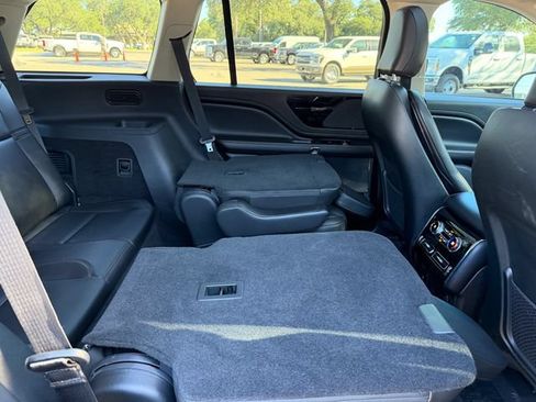 Used 2024 Lincoln Aviator 2WD w/ Premium Package image 19
