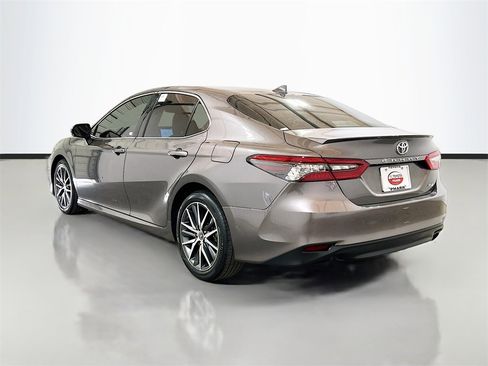 Used 2024 Toyota Camry XLE image 6