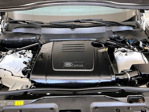 Used 2023 Land Rover Discovery S R-Dynamic image 11