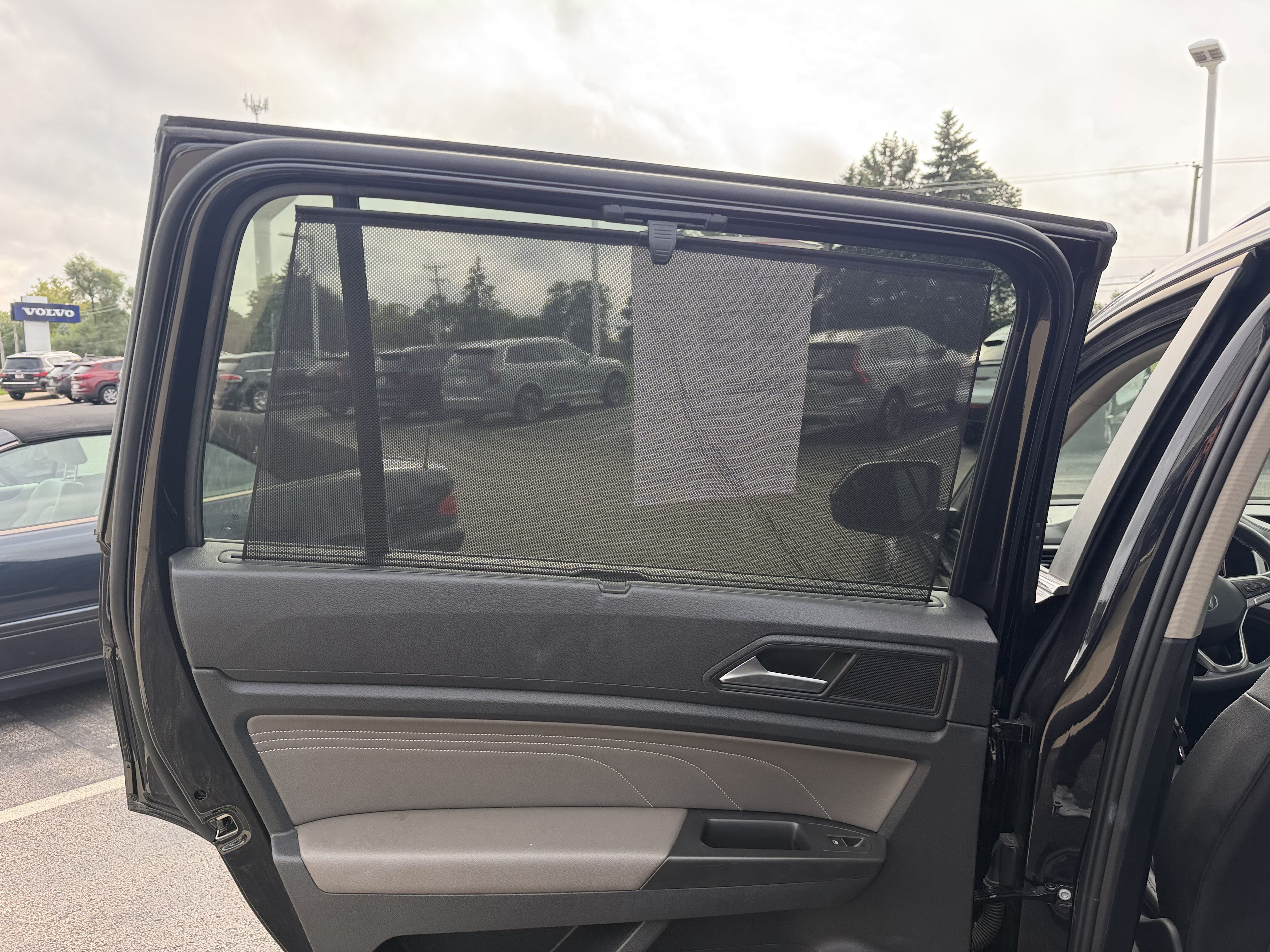 Used 2023 Volkswagen Atlas SE w/ Panoramic Sunroof Package AWD/4WD image 12
