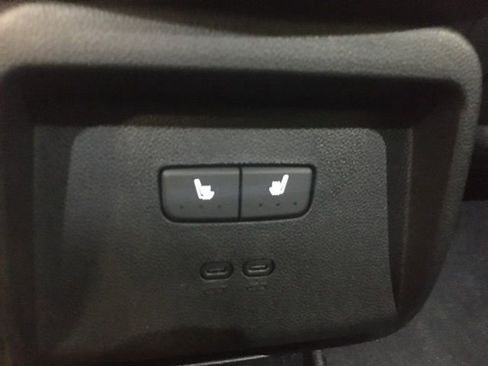 Used 2024 Chevrolet Equinox EV RS FWD image 20