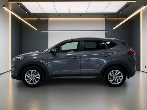 Used 2016 Hyundai Tucson SE w/ Option Group 02 FWD image 2