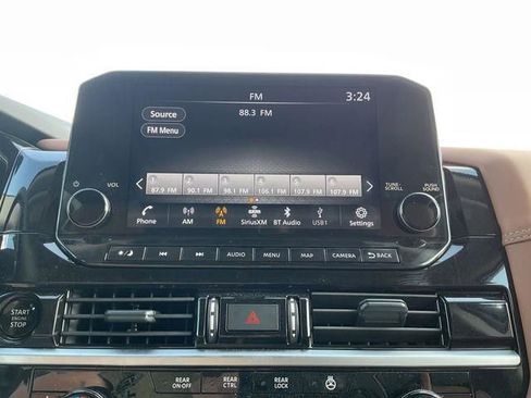 Used 2025 Nissan Pathfinder Platinum w/ Cargo Package image 32