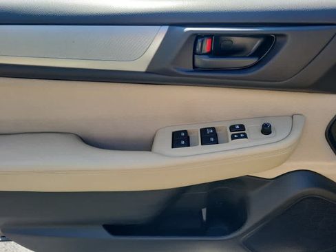 Used 2019 Subaru Outback 2.5i AWD/4WD image 21
