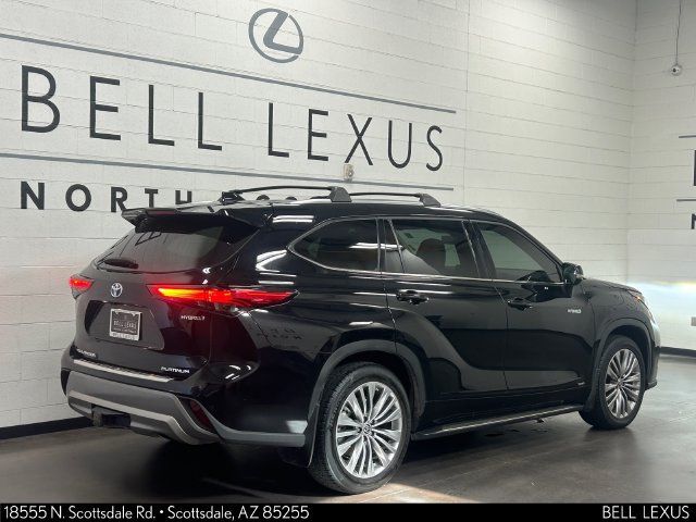 Used 2021 Toyota Highlander Platinum AWD/4WD image 3