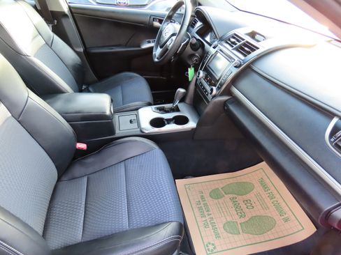Used 2012 Toyota Camry SE image 11