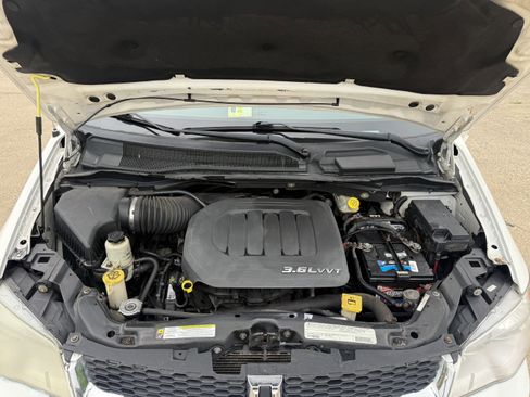 Used 2012 Dodge Grand Caravan SXT FWD image 30