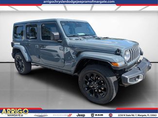 Used 2025 Jeep Wrangler Unlimited Sahara w/ Safety Group AWD/4WD video 1