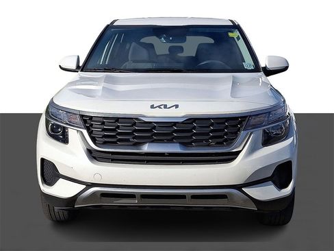 Used 2023 Kia Seltos LX image 2