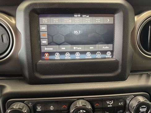 Used 2018 Jeep Wrangler Unlimited Sport S AWD/4WD image 14