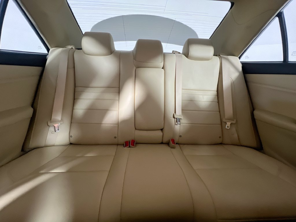 Used 2017 Toyota Camry XLE FWD image 30