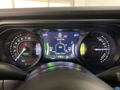 Used 2024 Jeep Wrangler Unlimited Rubicon 4xe image 28