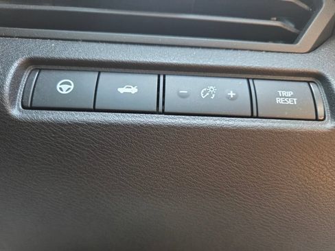 Used 2024 Nissan Altima 2.5 SV w/ SV Premium Package FWD image 12
