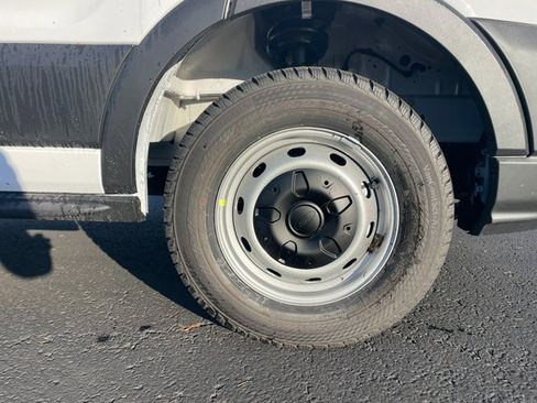 New 2026 Ford Transit 250 148 Medium Roof w/ Load Area Protection Package image 10