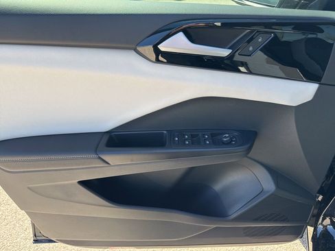 New 2026 Volkswagen Taos S FWD image 16