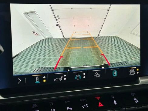 Used 2025 Chevrolet Silverado 2500 LTZ w/ LTZ Premium Package image 6