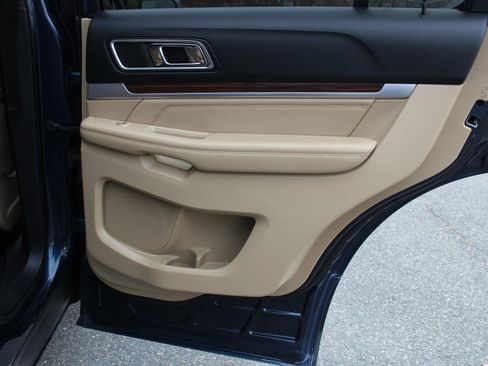 Used 2017 Ford Explorer Limited w/ Equipment Group 301A image 17