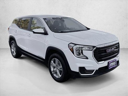Used 2024 GMC Terrain SLE AWD/4WD image 3