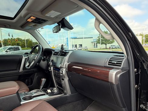 Used 2023 Toyota 4Runner Limited AWD/4WD image 22