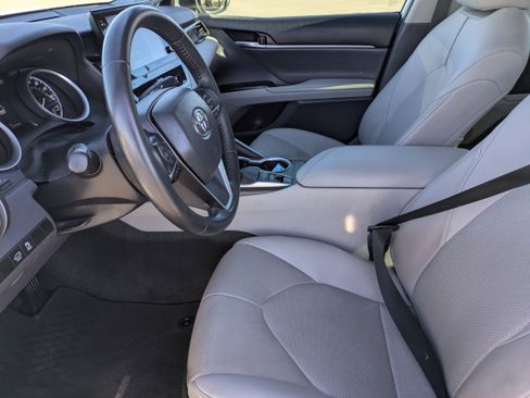 Used 2023 Toyota Camry XLE image 24