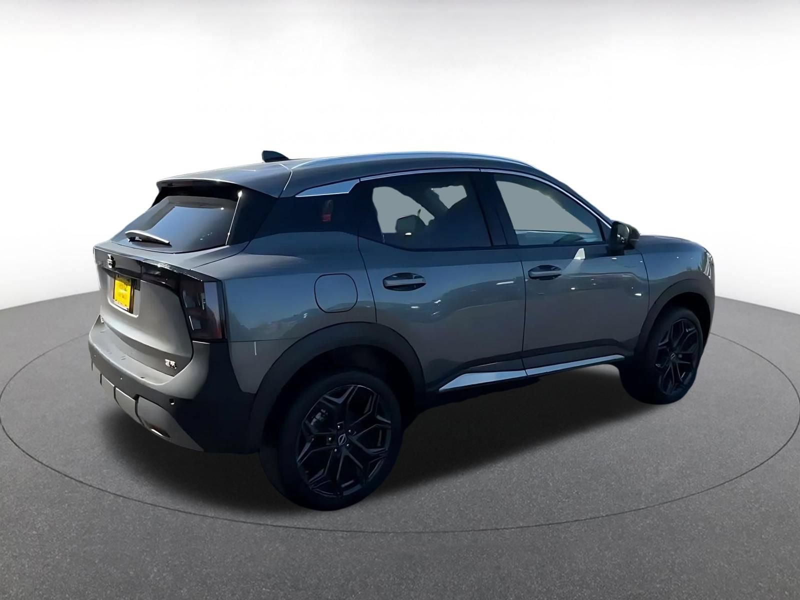 Used 2026 Nissan Kicks SR FWD image 14